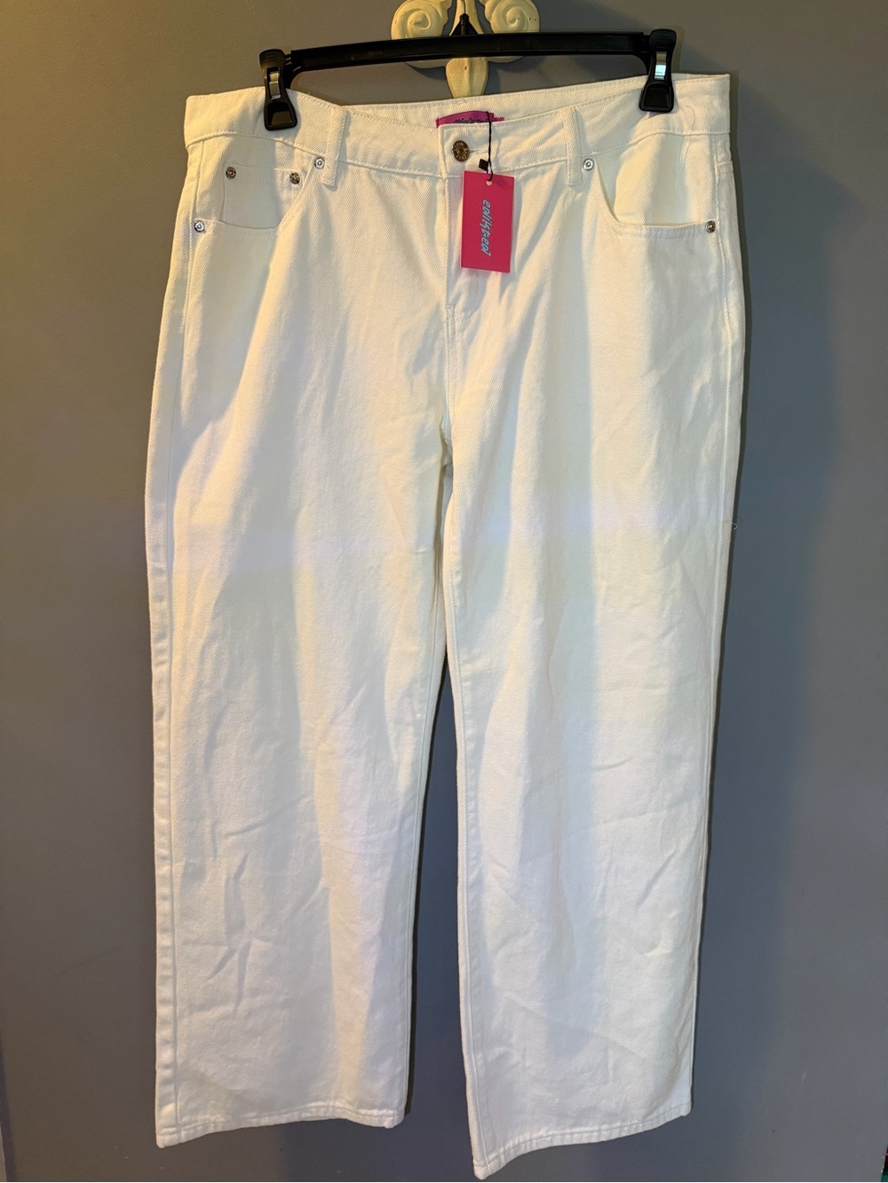 Edikted White Wide-Leg Jeans With Bows on Back Pockets